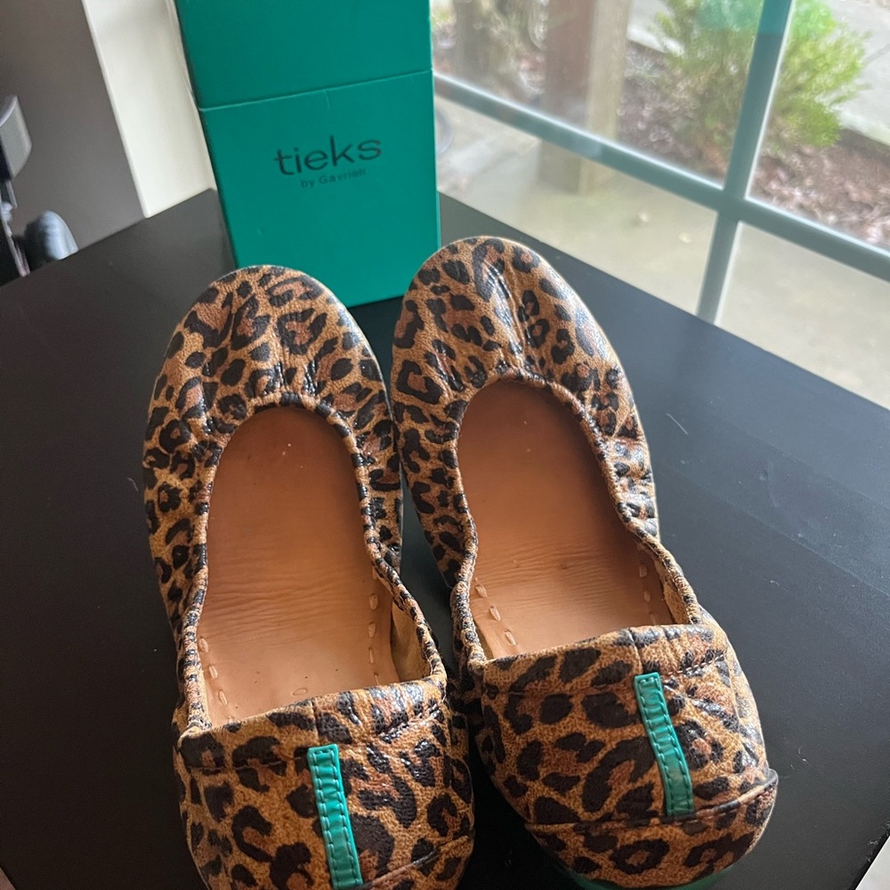 Tieks cheetah print ballet shoes size 10